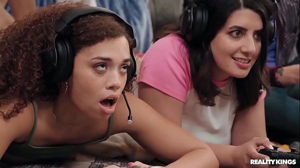 Mode Kerja Sama Panas Untuk Gadis Gamer