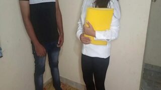 Bos Galak Ngentot Pegawai Cantiknya Di Kamar Mandi