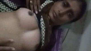 Istri India Telanjang Digituin Jari-jari