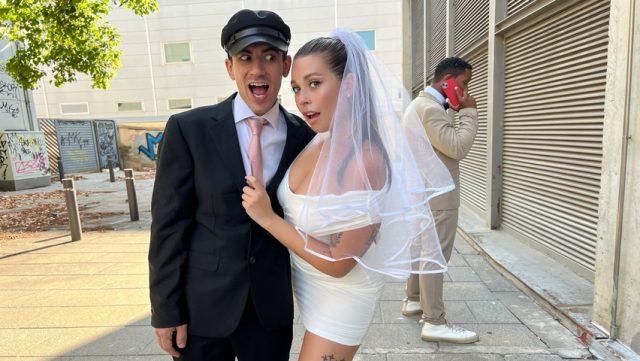 Realita Keras – Sopir Gentayangan Ngewe Pengantin Di Dalam Mobil