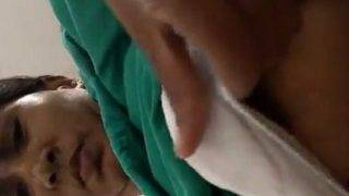 Tante India Nakal Pamer Tubuh Telanjang Menggoda