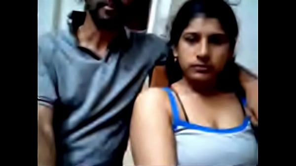 Desi Pasangan Gila Pamerin Tubuh Di Webcam, Bikin Makin Panas!
