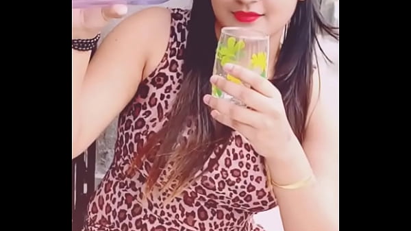 Cewek India Pose X, Bikin Greget Pengen Liat Lebih