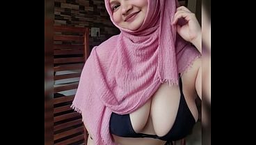 Twerk Montok Hijabku Goyangin Pantat
