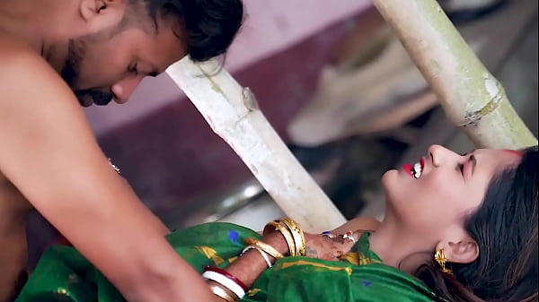 Desi Bhabhi Digoda Devar Ke Saath Bahar Khule Mein Gandi Awaaz Mein Chudai