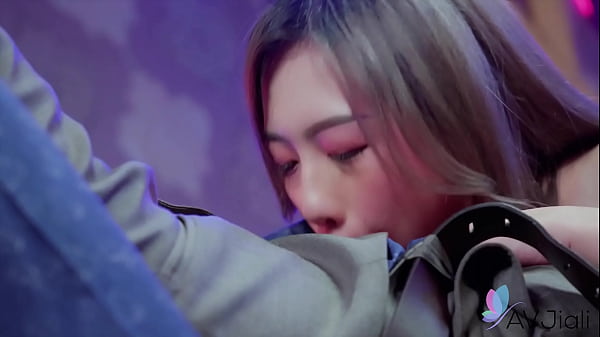 Cewek China Seksi Lin Siyu Lagi Ngewe Ngenyangin Kontol Sambil Digebukin Habis-habisan.