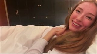 Tidur Seranjang Dengan Kakak Tiri Si Rambut Merah – Lola Grant – Terapi Keluarga – Alex Adams, Mulus Nikmatin Malam Panas