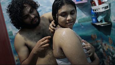Cewek India Mandi Air Panas, Adik Tiri, Romansa Basah Kencang.
