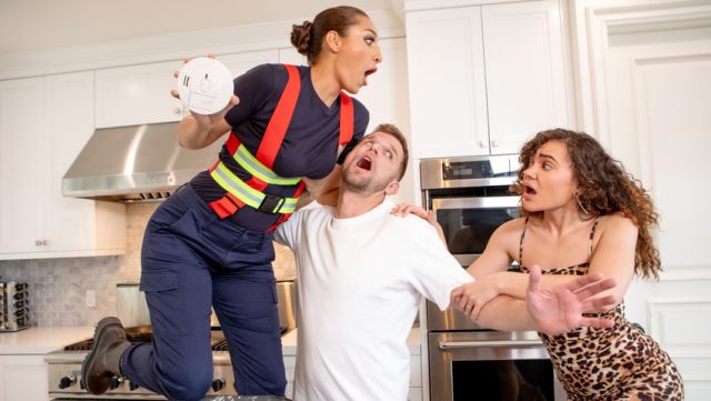 Brazzers – Panasnya Bikin Mepet