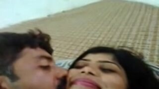 Bule Desa, Si Bihari Ngewe Adik Temennya Sendiri Di Kampung.