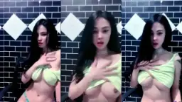 Uting Miss Amore, Cantik Banget, Pentilnya Montok, Toketnya Siap Digoyang.