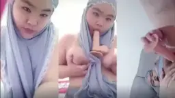 Wanita Mukenah Abu-abu Bugil Colmek Bikin Makin Liur.