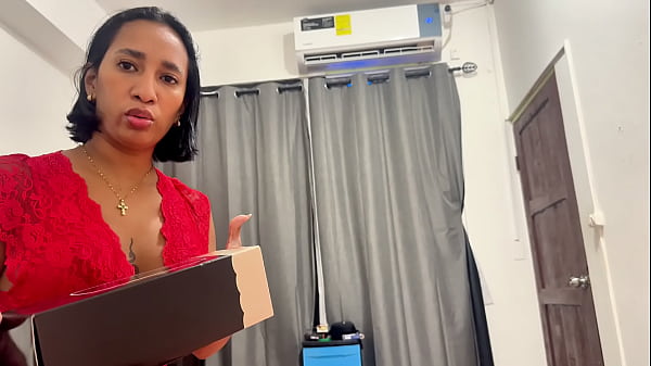 Ibu Tiri Montok Leyne Rodriguez Nyangkut, Langsung Digenjot Anak Tiri Yang Horny Berat.