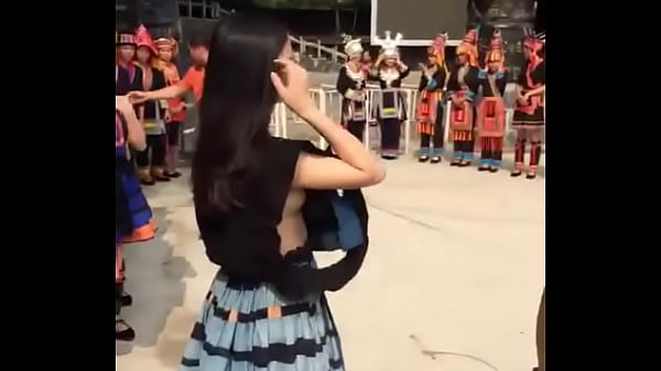 Ngentotin Puting Cina Kelihatan Dari Celah Baju