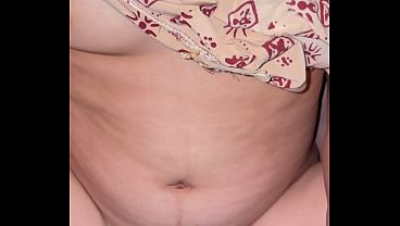 Ajakanku Dari Ibu Temanku Yang Janda, Malam Itu Di Rumahnya, Bikin Tubuhku Panas Dan Basah.