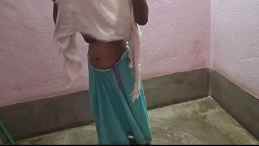 Desi Cewek Super Seksi Baru, Jilat Batang Gede Sampe Basah Kuyup