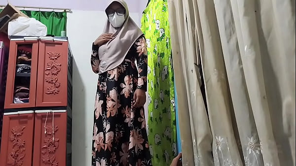Bu Guru Grebek Murid Lagi Ngocok, Langsung Diajak Kencan Ngentot.