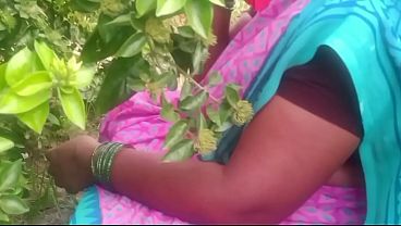 Bhabhi India Di Desa, Ngentot Di Luar, Basah Kuyup Kena Tanah.