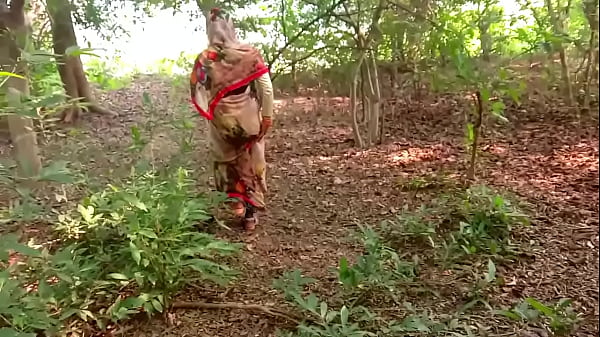 Malam Natal Paling Ngehe Di Hutan, Radhika Desi Bikin Merem Melek.