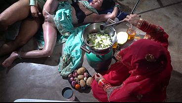 Ibu Tiri Di Dapur, Bikin Desah Panas, Masakan India Bikin Makin Liar.