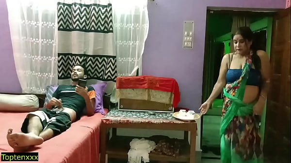 Ngentot Panas Sama Tante Cantik, Cewek India Muda Pamer Memek Basah! Suara Hindi Jelas