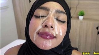 Ngentotin Anak Hijaab Keras Sampe Muncrat
