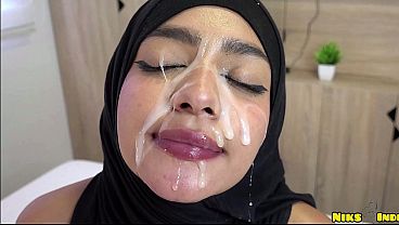 Ngentotin Anak Hijaab Keras Sampe Muncrat