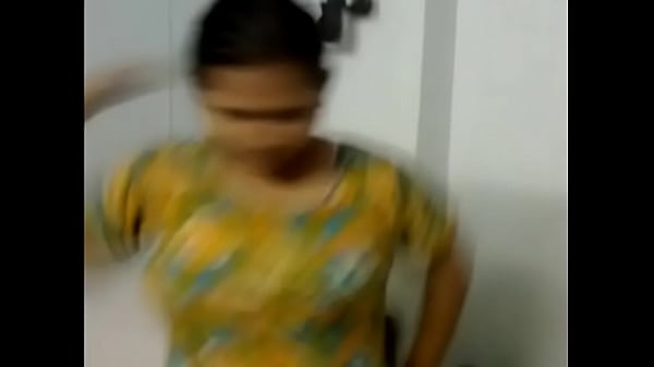 Desi Cewek Manis Abis Mandi, Basah-basah Bikin Ngiler.