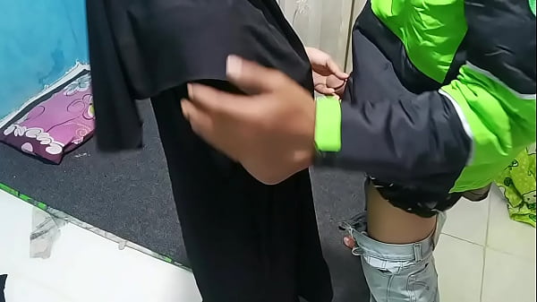 Prank Ajak Ojol Ngewe, Bikin Ngilu Di Dalem