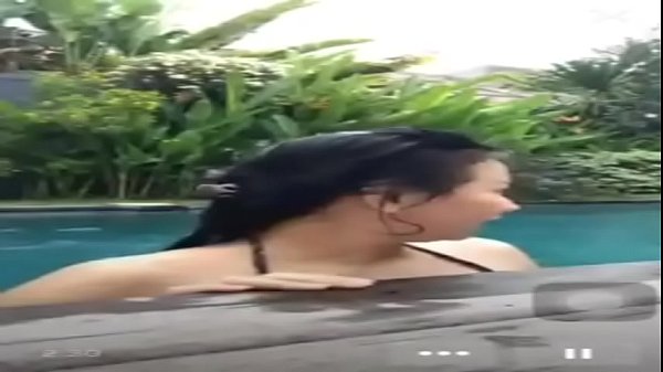 Ngentot Di Kolam Renang Pas Live, Bikin Basah Semua