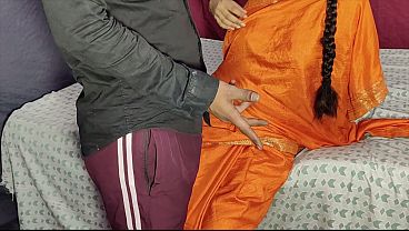 Dever Ne Desi Bhabhi Ki Chut Ki Pyaas Bujhai, Garam Ras Se Bhigayi