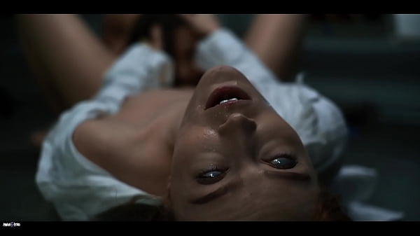 Alien Parasit Pengontrol Pikiran Vs Cewek Seksi.