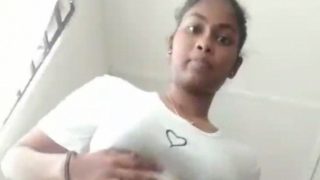 Wanita Tamil Telanjang Sambil Mainin Memek Basah