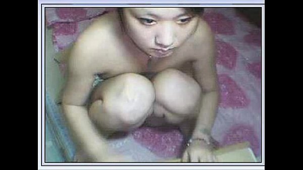 Cewek China Mungil Ngangkangin Kakinya Di Depan Kamera, Bikin Darah Mendidih.