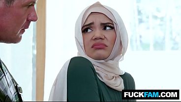 Ngentot Pertama Si Hijab Manis Bareng Tukang Ledeng Gagah, Jason Sarcinelli