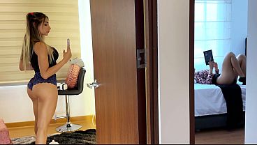 Ibu Mertua Seksi Ketagihan, Ngocok Sambil Dengerin Erangan Dari Kamar Sebelah!