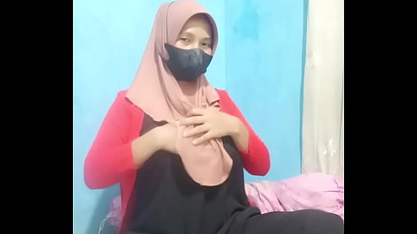 Gadis Hijab Ngecol Sambil Mainin Dildo Sampe Crot.
