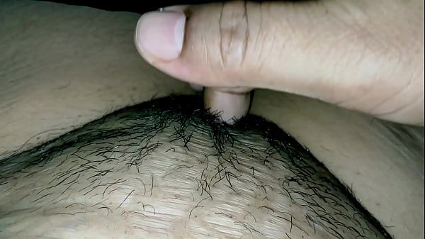 Ibu Tiri Montok Setuju Sekamar Sama Anak Tiri, Ranjang Pun Jadi Panas.