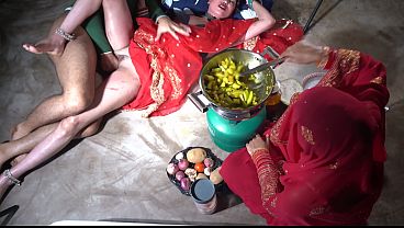 Ibu Tiri Desi Lagi Goyang-goyang Di Dapur, Ngomong Jorok Sambil Ngentot, Bikin Makin Panas.