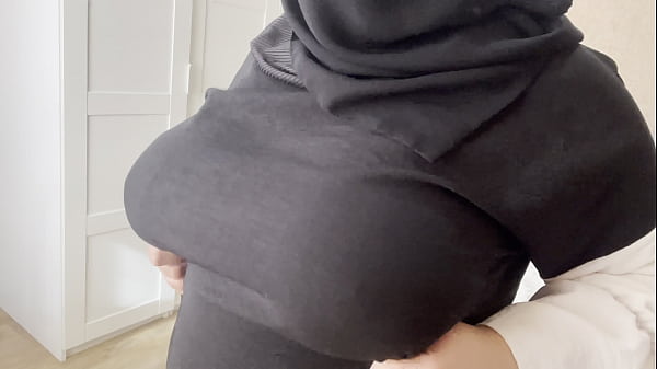 Teman Punya Istri Arab, Dia Tunjukin Teteknya Yang Montok