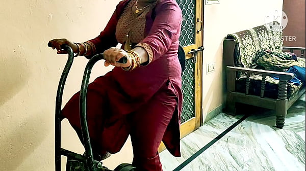 Bikin Ngaceng! Bini Orang India Lagi Ngentot Sama Anak Gym, Bikin Makin Greget.