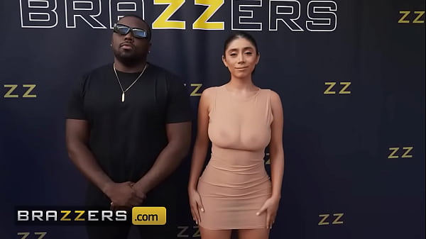 Violet Myers Pamerin Lubang Pantatnya Ke Paparazi