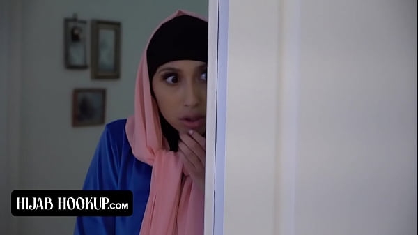Penuh Nafsu, Instructor Gila Gerak, Cewek Cantik Berhijab, Pantat Bulat Sempurna, Memek Rapat Digilas Keras.