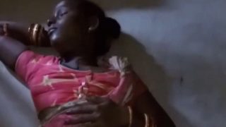 Adivasi Cewek Lagi Buka Saree Sampe Pussy Kelihatan Basah