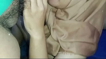 Istri Teman Minta Digenjot, Hot Abis Minta Jilmek!