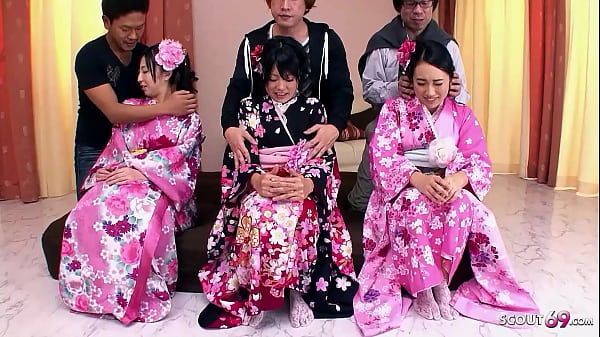 Pesta Seks Langka Jepang Dengan Tiga Abg Jav Imut, Bulu Memek Lebat Menggoda