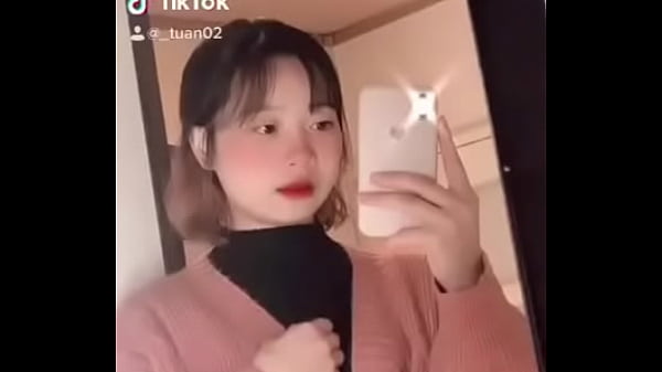 Goyang Lidah Manja, Bikin Ngilu Di Selangkangan