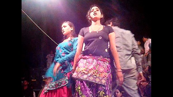 Tarian Desi Bikin Crot, Goyangannya Bikin Makin Tegang!