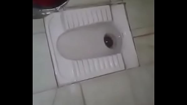 Desi Pasangan Ngewe Di Toilet, Basah Kuyup Sama Nafsu
