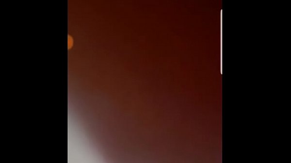 Istri Indonesia Colmek Sambil Video Call Sama Suami, Crot Di Depan Layar.
